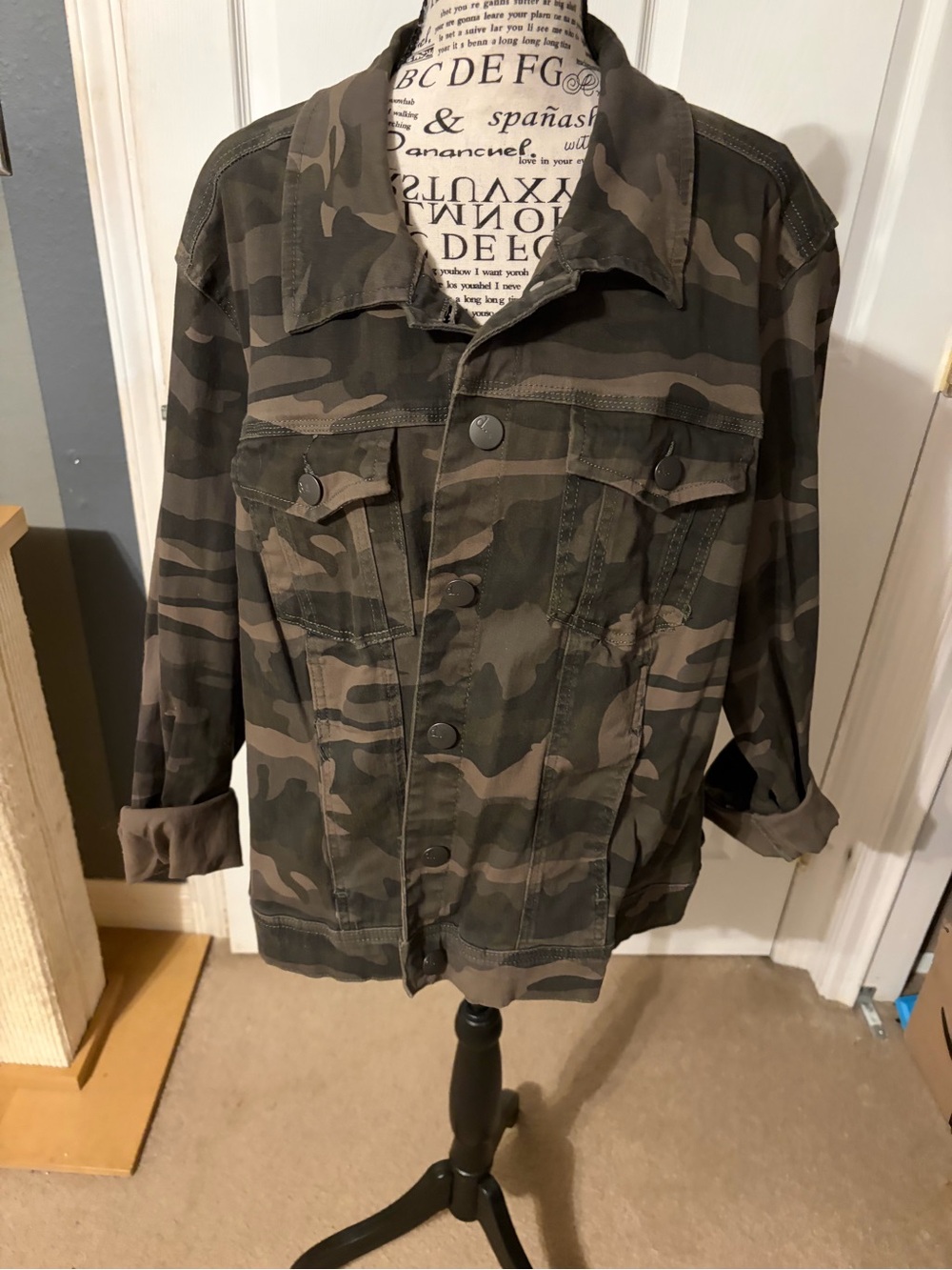 d. jeans Men's Camouflage Utility Jacket in Olive and Brown